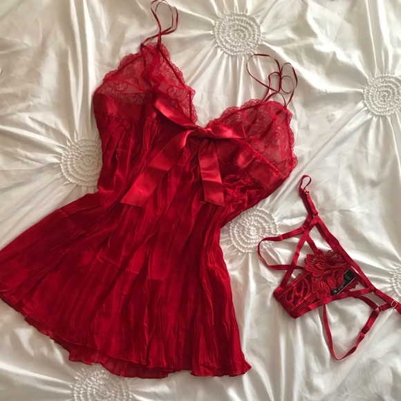 NWT!! VICTORIA SECRET red  BABYDOLL DRESS-ONLY (never worn) - Picture 1 of 15